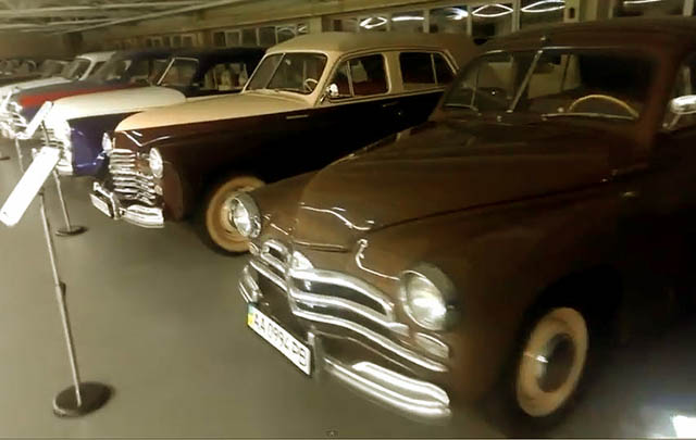 Ini Dia Koleksi Mobil Klasik Mantan Presiden Ukraina (Video)  