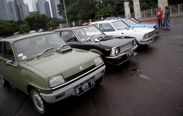 Pererat Silaturahmi, Penggemar Mobil Coupe Klasik Buka Bersama  