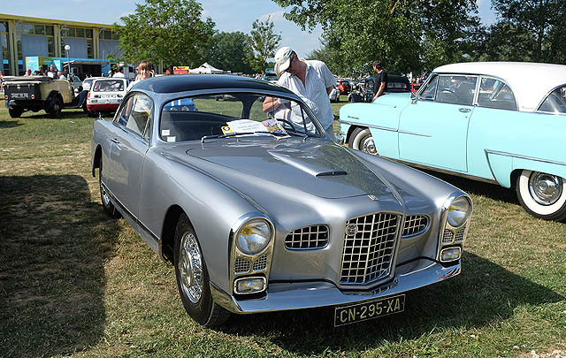 Puluhan Mobil Klasik Padati 'Lac de Madine Classics 2015'  