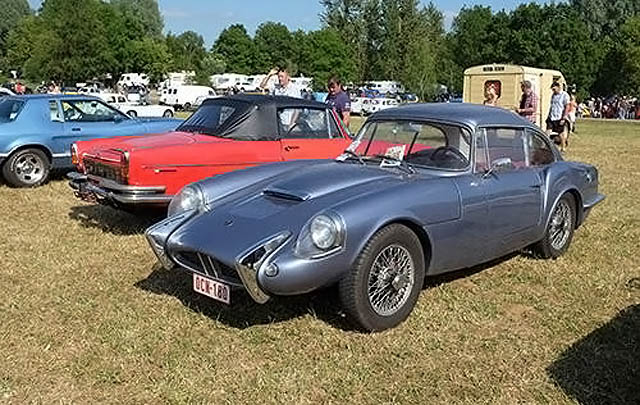 Puluhan Mobil Klasik Padati 'Lac de Madine Classics 2015'  