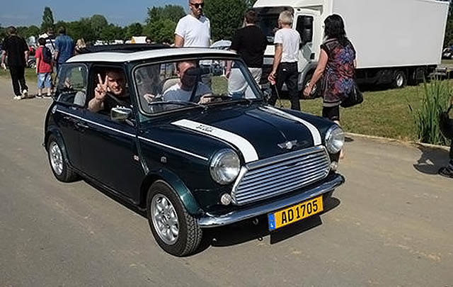 Puluhan Mobil Klasik Padati 'Lac de Madine Classics 2015'  