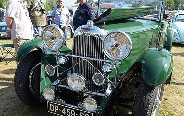 Puluhan Mobil Klasik Padati 'Lac de Madine Classics 2015'  