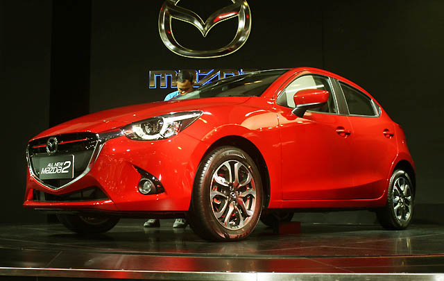 Mazda Bukukan Penjualan 2.074 Kendaraan di IIMS 2014  