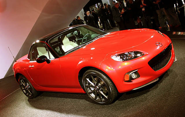 Mazda MX-5 Edisi 25 Tahun Tampil di NY Auto Show 2014  