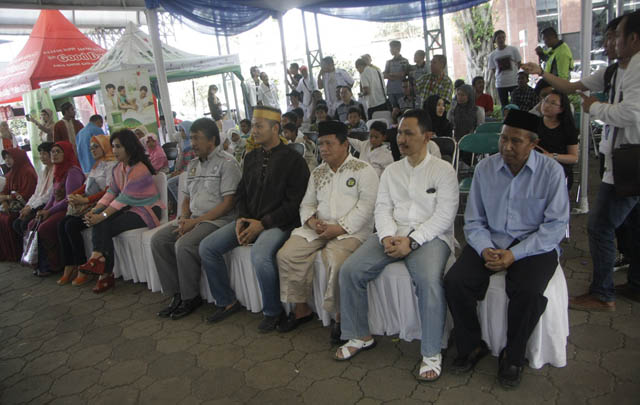 Mercedes-Benz Club Indonesia Bantu Anak Yatim  