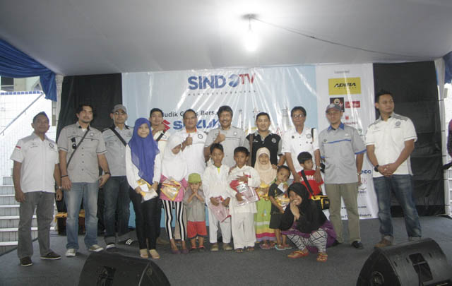 Mercedes-Benz Club Indonesia Bantu Anak Yatim  