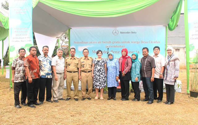 Mercedes-Benz Indonesia Berikan Bantuan Akses Air Bersih  