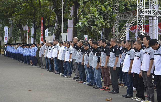 HUT RI ke-70, MB Club INA Gelar Upacara Bendera
