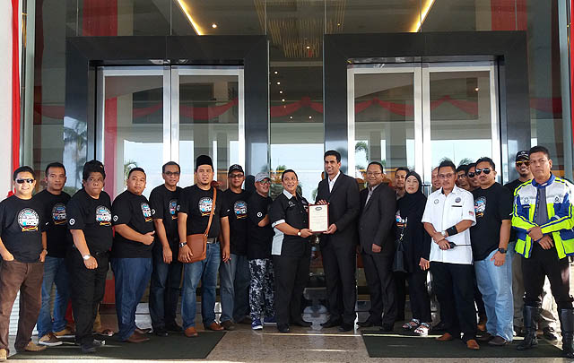 MB W204 Owners & Tuners Community Malaysia Gelar 'Charity Drive Melaka 2016'