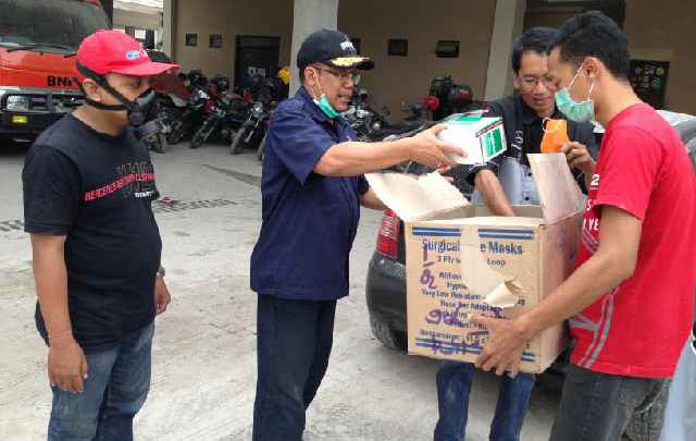 Cegah Abu Vulkanik, Klub Mercedes-Benz di Jogja Bagikan Masker Gratis  