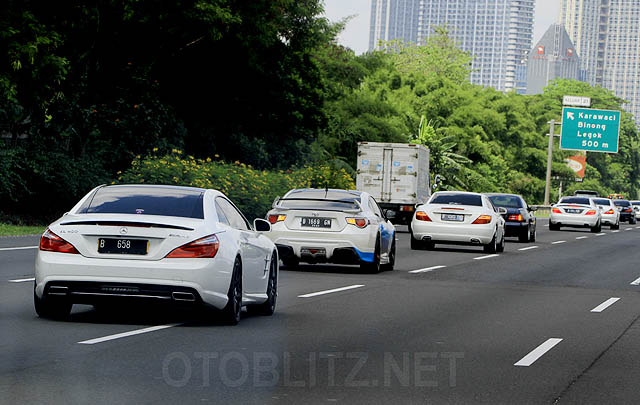 20 Mercedes-Benz SL Ikuti Turing 'MBSL CI Goes to Anyer'  