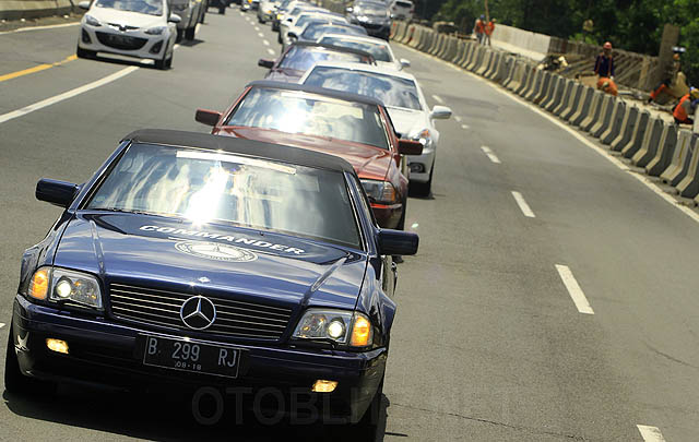 20 Mercedes-Benz SL Ikuti Turing 'MBSL CI Goes to Anyer'  