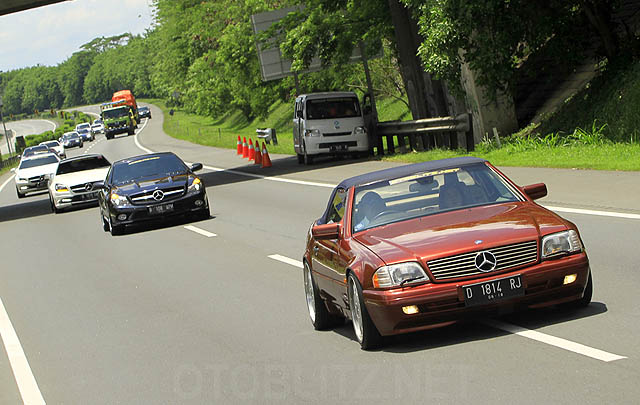 20 Mercedes-Benz SL Ikuti Turing 'MBSL CI Goes to Anyer'  