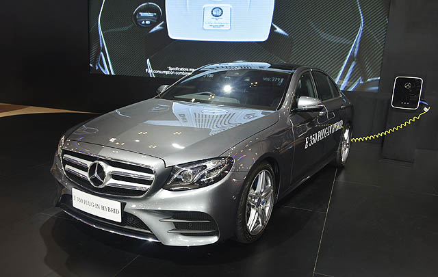 Mercedes-Benz Hadirkan Teknologi Plug-in Hybrid Terbaru pada C 350 e & E 350 e  