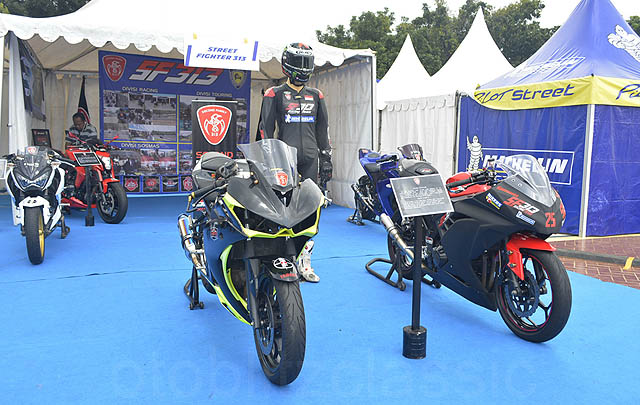 Puluhan Komunitas Motor Padati Michelin Bikers Day 2016  