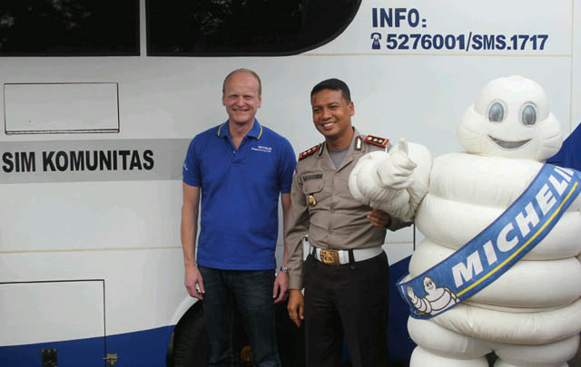 Michelin & Polda Metro Jaya Gelar Ujian SIM Bagi Pelajar  