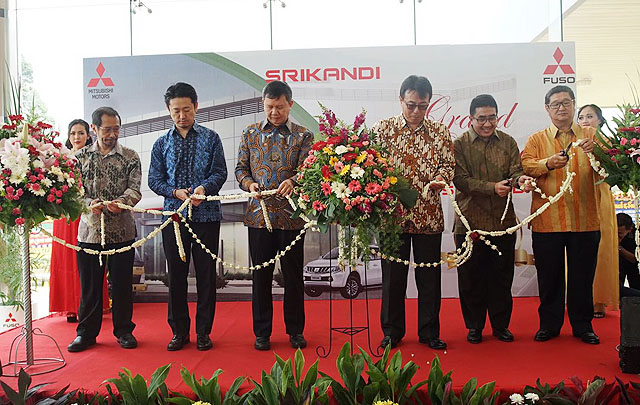 Mitsubishi Perkuat Jaringan Penjualan Kendaraan Niaga Ringan di Tangerang