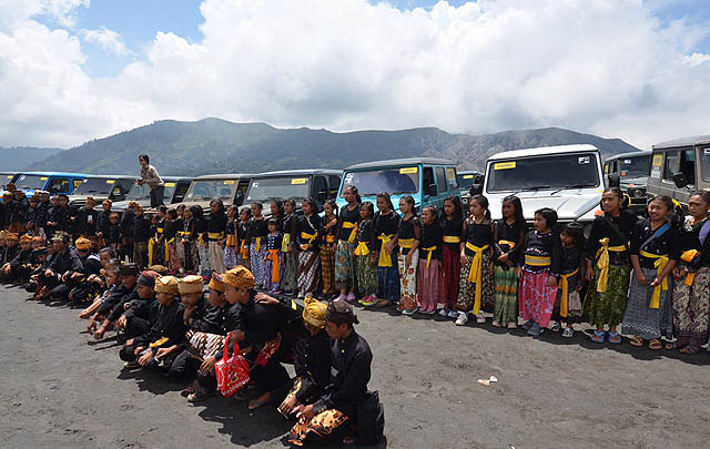35 G-Class Ikuti MJI 'Long Touring 2016 Jakarta-Surabaya-Bromo'