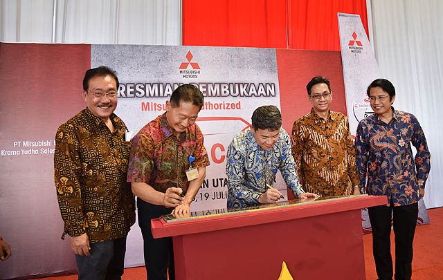 PT MMKSI Resmikan Fasilitas Perbaikan & Pengecatan Berstandar Mitsubishi di Palembang  