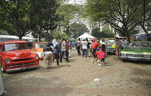 Deretan Mobil Klasik Meriahkan Tumplek Blek 2014  