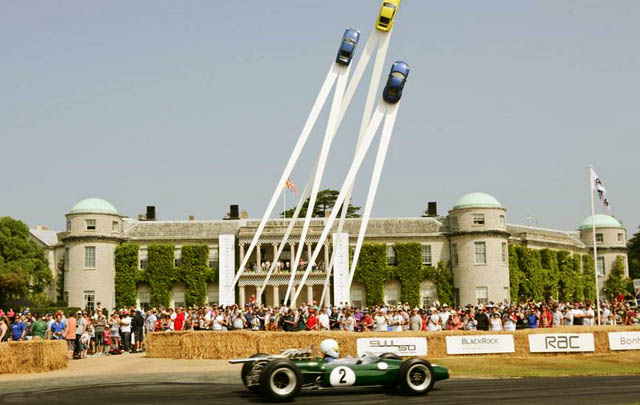 Parade Mobil Balap Klasik di Festival of Speed 2014  