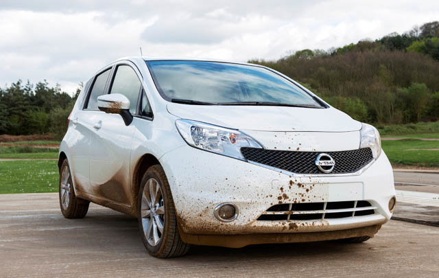 Nissan Hadirkan Cat Mobil yang Bisa 'Bersihkan Diri Sendiri'  