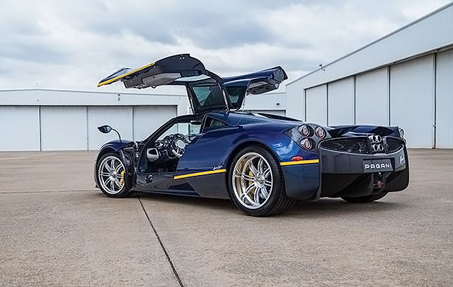 Eksotisme Pagani Huayra Langka 'Blue Argentina'  