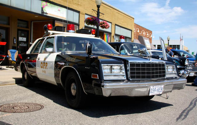 Parade Mobil Polisi Klasik di Woodward Dream Cruise 2014 