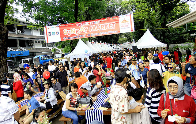 Ragam Klub Otomotif Ramaikan 'Pondok Indah Sunday Market'  