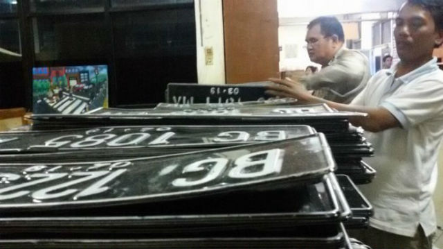 Psssttt…, Biaya Bikin Plat Nomor Cantik Naik, Lho!  