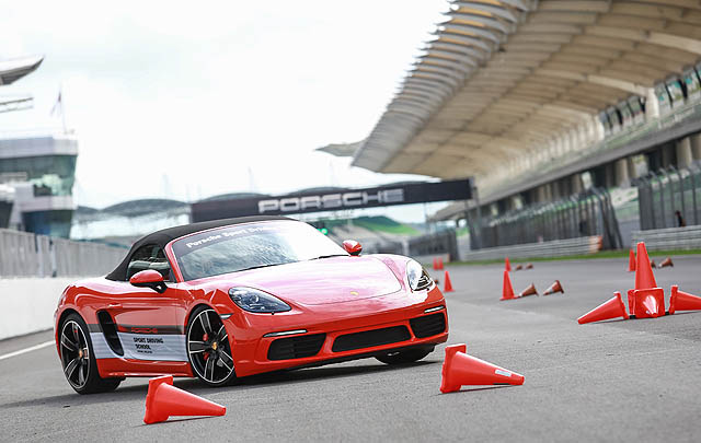 Porsche Driving Experience Dibuka di Sepang Malaysia