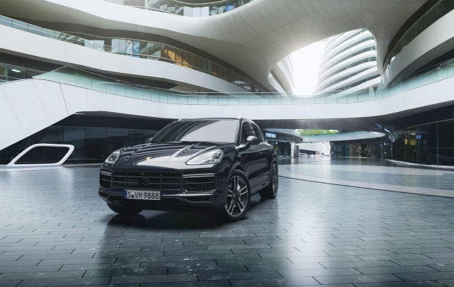 Porsche The New Cayenne: Realisasi dari “Sportscar Together”  