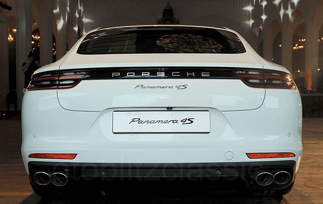Porsche 718 Cayman & Panamera Terbaru Resmi Meluncur di Indonesia  