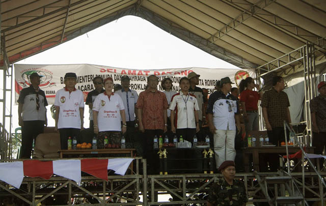 Puluhan Mobil Klasik PPMKI Napak Tilas ke Rengasdengklok