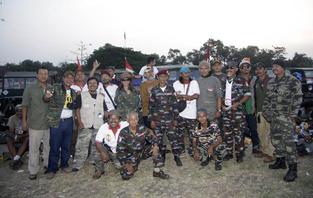 Puluhan Mobil Klasik PPMKI Napak Tilas ke Rengasdengklok