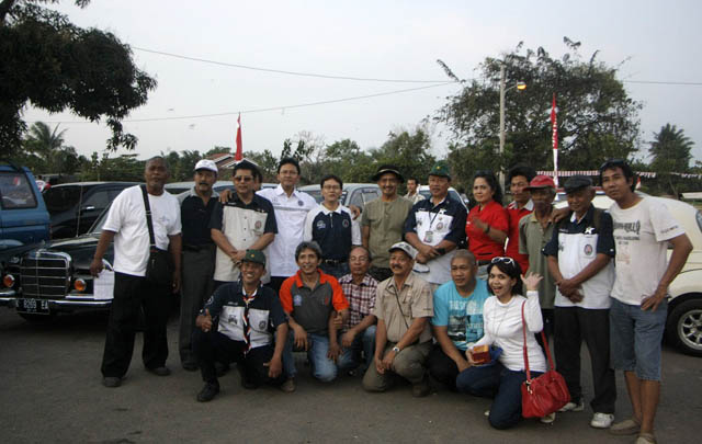 Puluhan Mobil Klasik PPMKI Napak Tilas ke Rengasdengklok