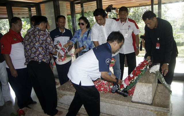 Rayakan HUT RI ke-69, PPMKI Ziarah ke Makam Bung Hatta  