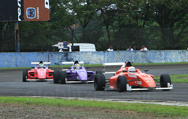 Presley Martono Sabet Gelar Juara Formula 4 SEA Championship  