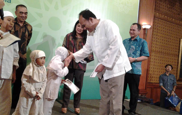 Berbagi Keceriaan, Proton Sumbang Dana ke Yayasan Yatim