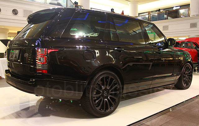 Dua Range Rover Terbaru Resmi Meluncur di Indonesia  