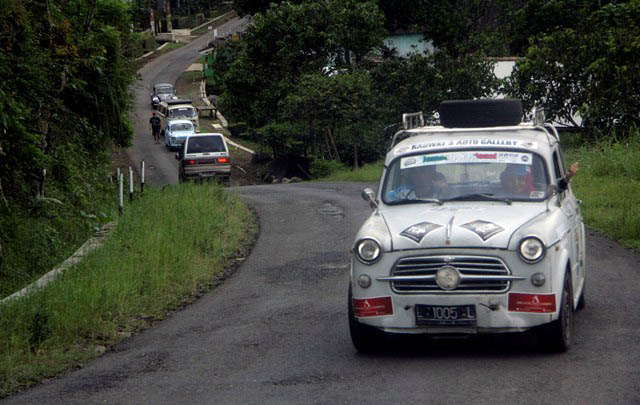 Sambut HUT Magelang, PPMKI Jateng Gelar Reli Mobil Kuno  