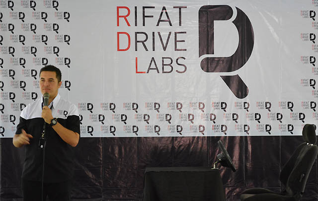 Rifat Drive Labs Beri Pelatihan Pengemudi Bus Atlet PON XIX  