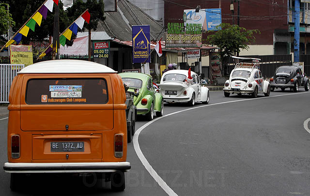 Meriah, Para Peserta Jamnas Volkswagen Indonesia Ikuti 'Rolling Thunder'  
