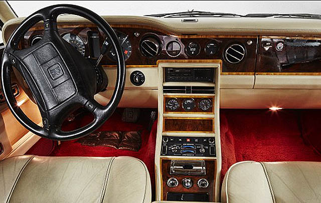 Rolls-Royce Corniche Lady Gaga Segera Dilelang  