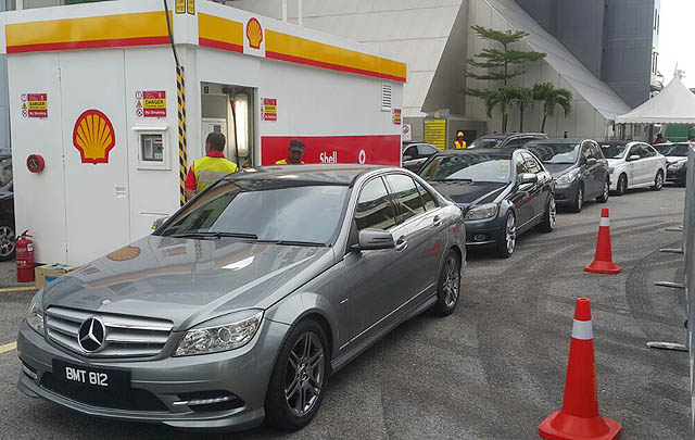 VP MB W204 Club Malaysia Hadiri HUT ke-2 MB W204.02 Bandung