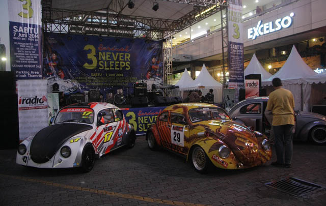 Puluhan VW Beetle Penuhi 'Sarinah Never Sleeps 3'  