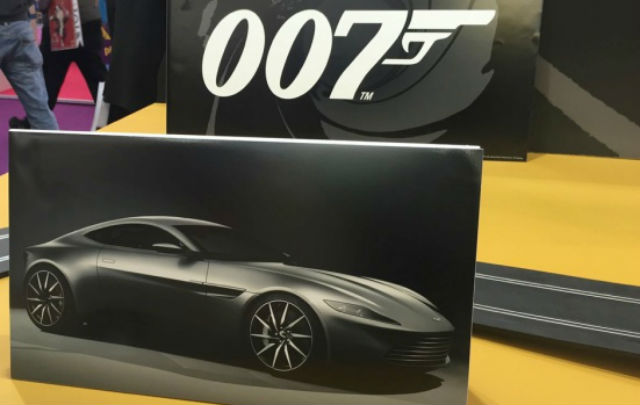 Scalextric: Pabrikan “Die-Cast” James Bond  