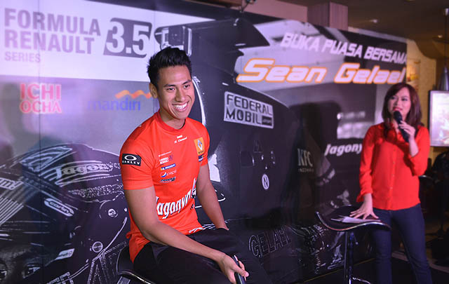 Sean Gelael Targetkan 8 Besar di Seri ke-5 Formula Renault 2015  