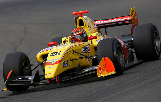 Sean Gelael Targetkan 8 Besar di Seri ke-5 Formula Renault 2015  