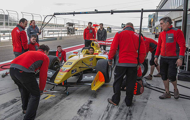 Hadapi Formula Renault, Sean Gelael Genjot Latihan Pit Stop  